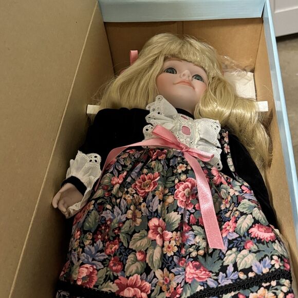 Goebel Porcelain Doll ANDREA 1992 Betty Jane Carter Bette Ball #160/1000 17" - Picture 1 of 16